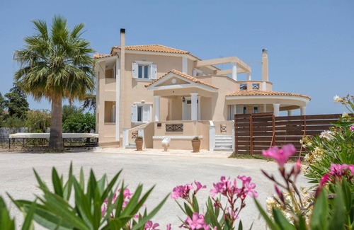 Agrilia Villa | 230 m² Villa ∙ 4 bedrooms ∙ 10 guests