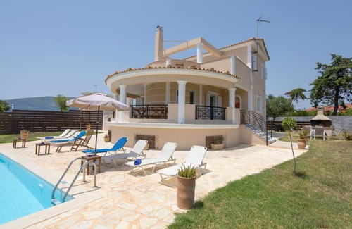 Agrilia Villa | 230 m² Villa ∙ 4 bedrooms ∙ 10 guests