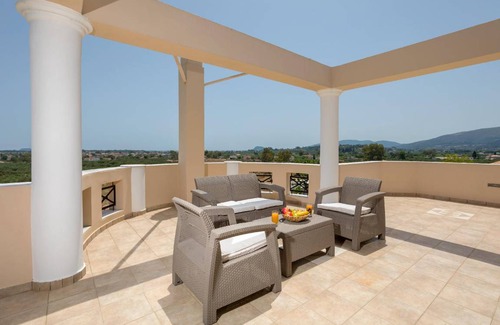 Agrilia Villa | 230 m² Villa ∙ 4 bedrooms ∙ 10 guests