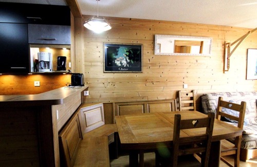 Bergers Apartment | 230m from shops, 3rd floor, balcony, tv, ski locker, 32m², Alpe d'Huez