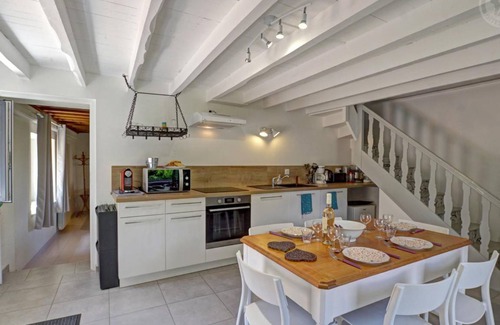 Belmont-de-la-Loire Cottage | 236 m² Cabin ∙ 6 bedrooms ∙ 13 guests