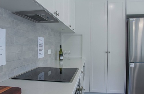 Harrington House | 24/7 a renovated 3 bedroom holiday home facing the peaceful Manning River