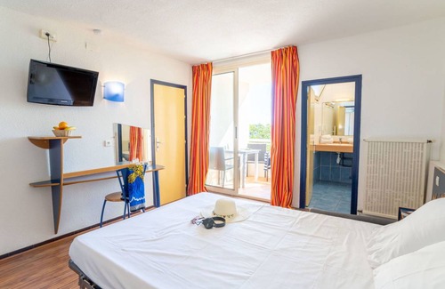 Saint-Pierre-la-Mer Apartment | 24 m² Apartment ∙ 1 bedroom ∙ 2 guests