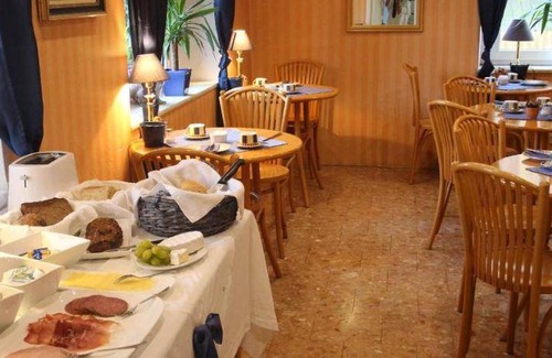 Kitzingen Bed & Breakfast | 24 mΒ² Bed and breakfast β 3 guests