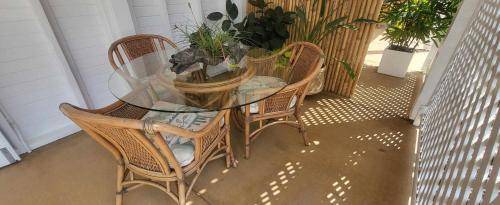 Emu Park Bed & Breakfast | 24 mΒ² Bed and breakfast β 3 guests