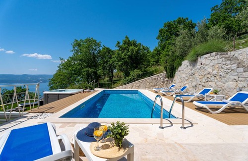 Lokva Rogoznica Villa | 240 m² Villa ∙ 5 bedrooms ∙ 11 guests