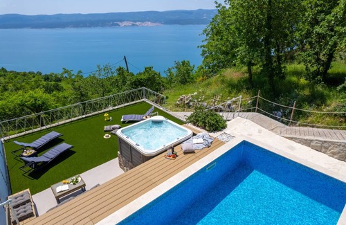 Lokva Rogoznica Villa | 240 m² Villa ∙ 5 bedrooms ∙ 11 guests