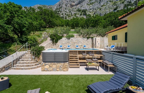 Lokva Rogoznica Villa | 240 m² Villa ∙ 5 bedrooms ∙ 11 guests