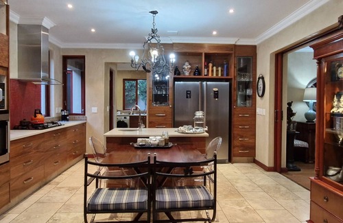 Greater Johannesburg Metropolitan Area House | 247The Residence - 4 Centrally located Private Suites in a secure leafy surbarb