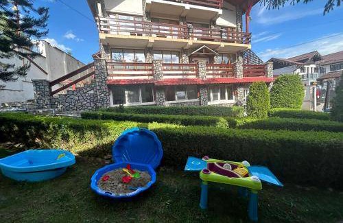 Busteni Bed & Breakfast | 249 m² Bed and breakfast ∙ 6 bedrooms ∙ 12 guests