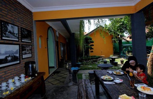 Probolinggo Bed & Breakfast | 25 m² Bed and breakfast ∙ 3 guests