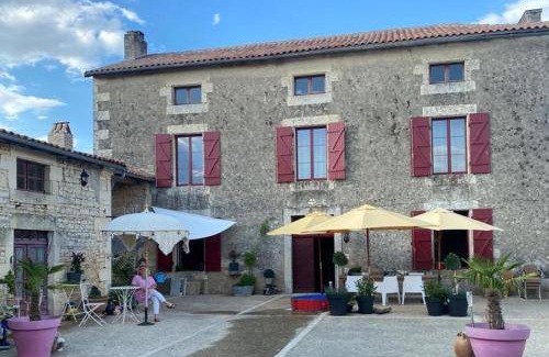 Verteuil-sur-Charente Bed & Breakfast | 25 m² Bed and breakfast ∙ 2 guests