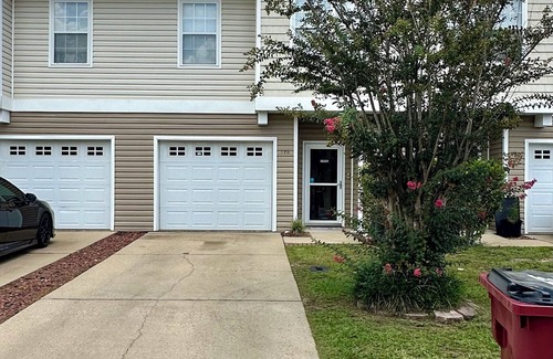 Crestview House | 25 minutes from the beach/Ft Walton. Family size Towne home 3 BDR 2 1/2 Bath
