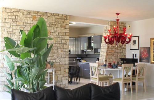 Messolonghi Villa | 250.