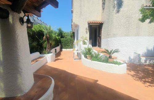 San Felice Circeo Villa | 250 m² Villa ∙ 6 bedrooms ∙ 12 guests