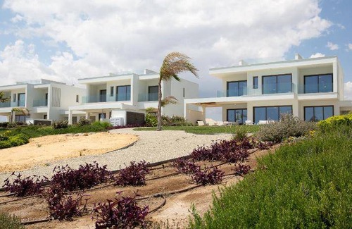 Softades Villa | 250 m² Villa ∙ 4 bedrooms ∙ 8 guests