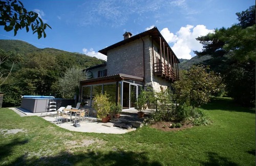 Caprino Bergamasco Villa | 250 m² Villa ∙ 5 bedrooms ∙ 10 guests