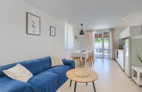 Premantura House | 250 metres to the beach with private pool, BBQ, air conditioning
