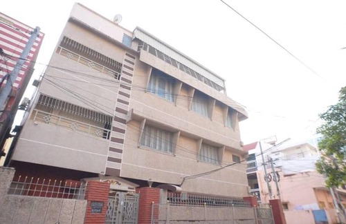 Himayatnagar House | 2500 m² House ∙ 4 bedrooms ∙ 12 guests