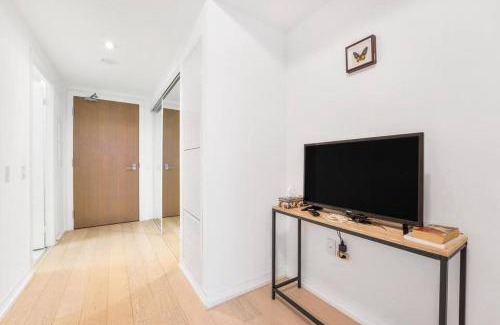 Fort York Apartment | 251 Jarvis st -Steps to Eaton Centre - Monthly Stays Only