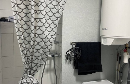 Bretigny-sur-Orge Apartment | 25min from Paris, Cosy Studio near train station