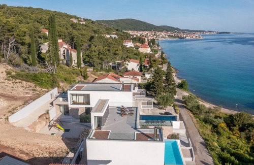 Municipality of Kali House | 260 m² House ∙ 3 bedrooms ∙ 8 guests