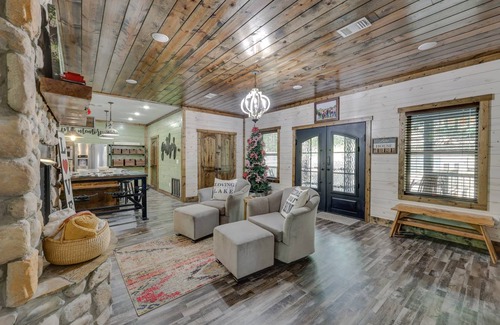 Broken Bow House | 264 m² House ∙ 3 bedrooms ∙ 10 guests