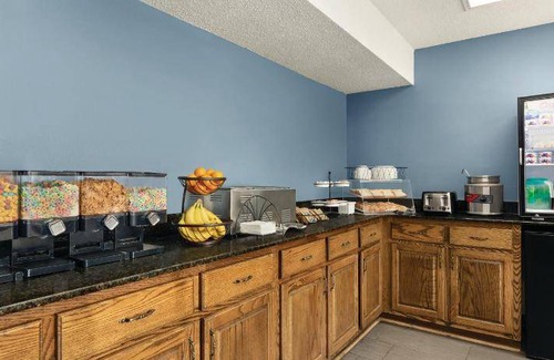 Warner Robins Hotel | 27 mΒ² Hotel β 127 guests