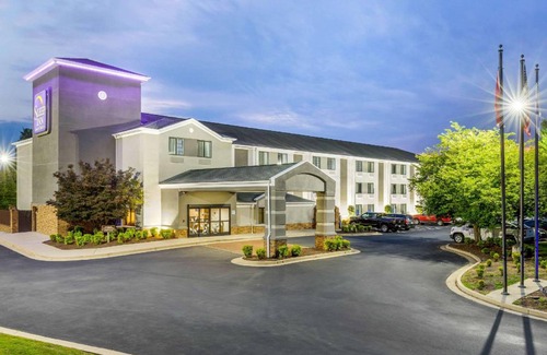 Johnson City Hotel | 27 m² Hotel ∙ 9 guests