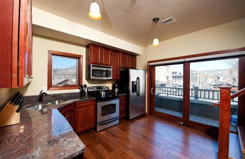 Historic Downtown Durango House | 270 E College Drive Unit 206