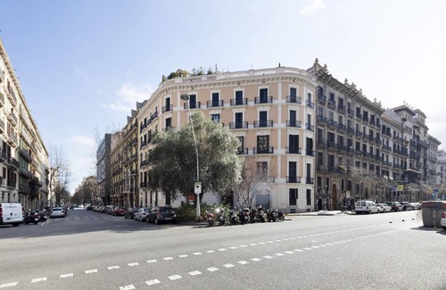 Dreta de l'Eixample Apartment | 270 m² Apartment ∙ 6 bedrooms ∙ 13 guests