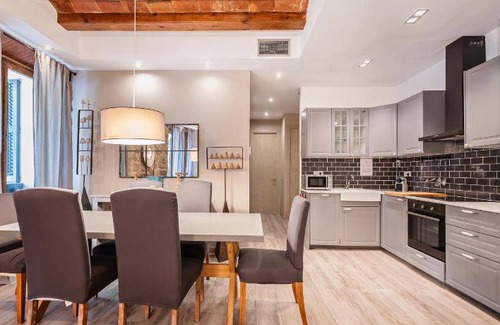 Dreta de l'Eixample Apartment | 270 m² Apartment ∙ 6 bedrooms ∙ 13 guests