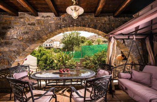 Pombia Villa | 270 m² Villa ∙ 4 bedrooms ∙ 11 guests