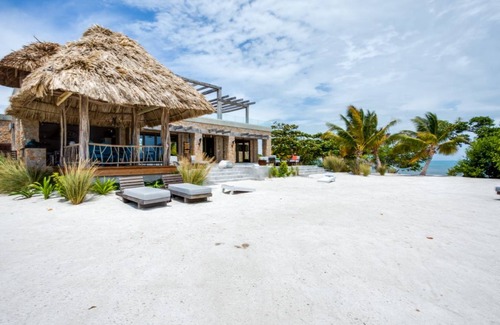 Placencia Villa | 279 m² Villa ∙ 2 bedrooms ∙ 4 guests