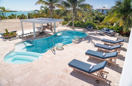 Staniel Cay Villa | 279 m² Villa ∙ 6 bedrooms ∙ 14 guests