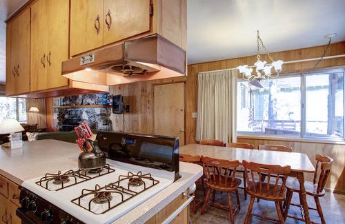 North Wawona Cabin | (27A) Pine Crest at The Redwoods In Yosemite