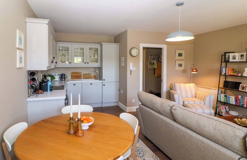 Clonakilty Cottage | 28 LONG QUAY, family friendly in Clonakilty, County Cork