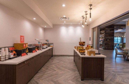 Downtown Riverside Hotel | 28 m² Hotel ∙ 127 guests