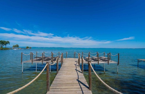 Siofok-Szabadifurdo House | 280 m² House ∙ 8 bedrooms ∙ 16 guests