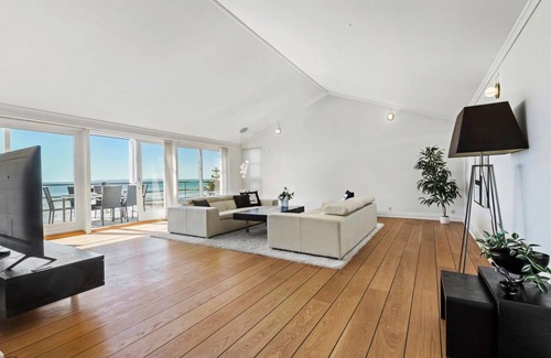 Handrup Strand House | 280 m² House ∙ 3 bedrooms ∙ 6 guests