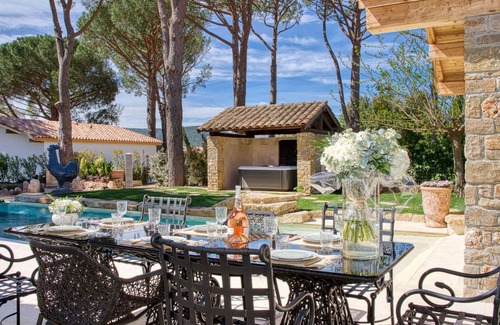 Cogolin Villa | 280 m² Villa ∙ 4 bedrooms ∙ 8 guests