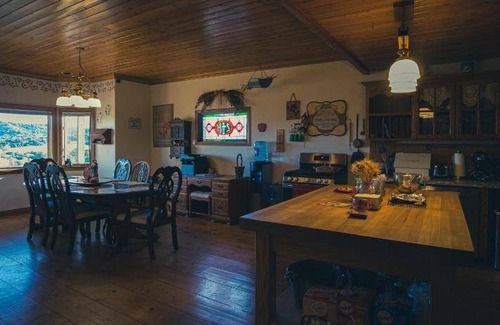 Julian Cabin | 288 m² Lodge ∙ 6 bedrooms ∙ 127 guests