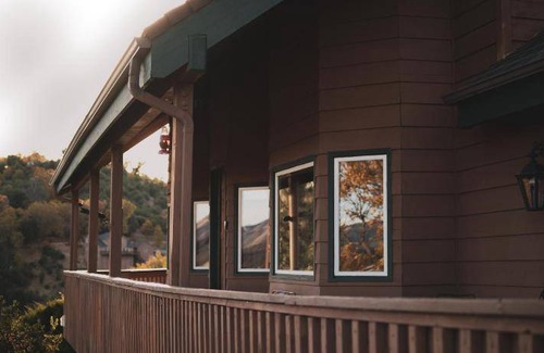 Julian Cabin | 288 m² Lodge ∙ 6 bedrooms ∙ 127 guests
