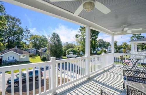 Buckroe Beach House | 297 m² House ∙ 6 bedrooms ∙ 14 guests