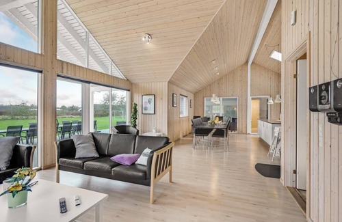 Idestrup House | 299 m² House ∙ 7 bedrooms ∙ 18 guests