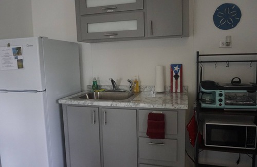 Maleza Baja House | 2B - Breezy 1bdrm by Crashboat beach, sleeps 3