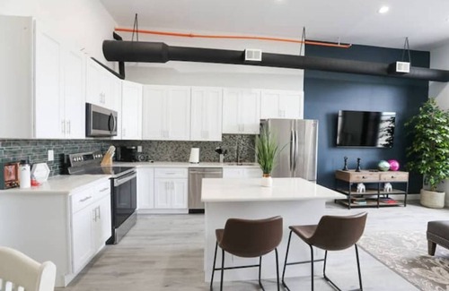 Downtown Historic District Apartment | 2B Stay at the Heart of Easton!