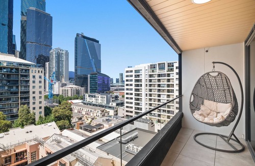 Melbourne Central Business District Apartment | 2B2B Next to Flagstaff Gardens with free parking!