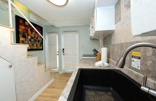 Avalon House | 2BD Home, 1/2 Block to the Beach, A/C, Pet Friendly, WIFI. - 124 Claressa Ave