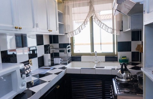 Macrodistrito Sur Apartment | 2BD Urban Escape: Fast Wi-Fi, Parking, Calacoto